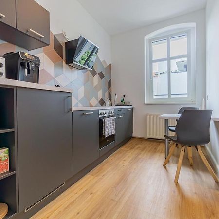 Modernes Apartment - Zentral, Ruhig, Wlan, Netflix, Kueche, Schreibtisch, Parkplatz, Waschtrockner Cottbus Kültér fotó