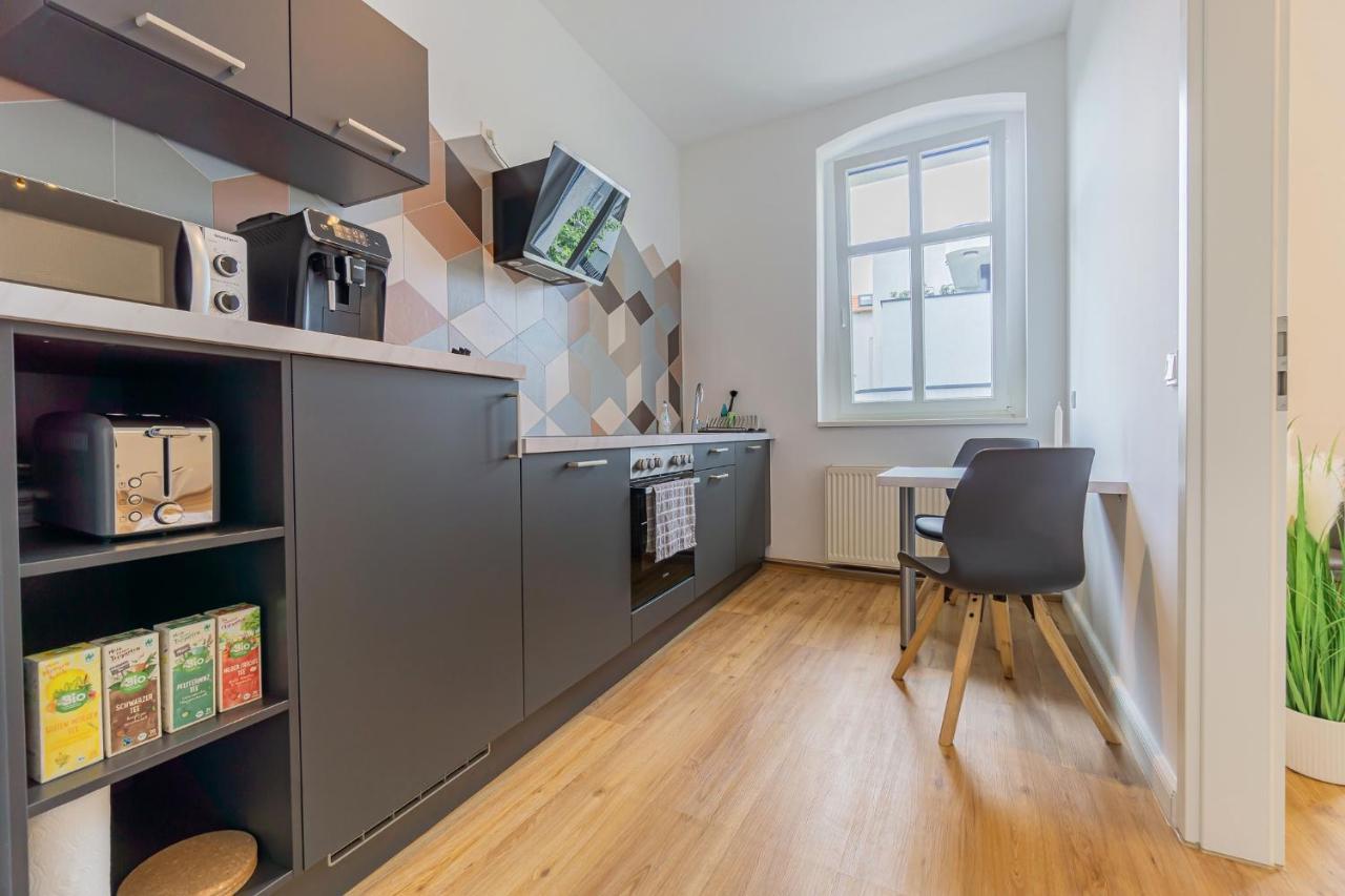 Modernes Apartment - Zentral, Ruhig, Wlan, Netflix, Kueche, Schreibtisch, Parkplatz, Waschtrockner Cottbus Kültér fotó