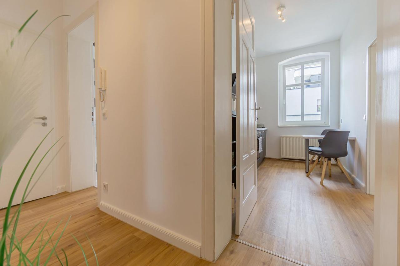 Modernes Apartment - Zentral, Ruhig, Wlan, Netflix, Kueche, Schreibtisch, Parkplatz, Waschtrockner Cottbus Kültér fotó