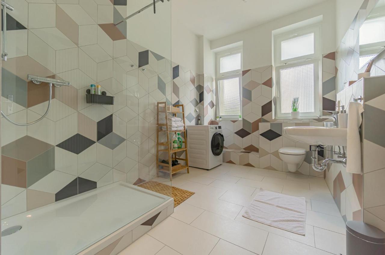Modernes Apartment - Zentral, Ruhig, Wlan, Netflix, Kueche, Schreibtisch, Parkplatz, Waschtrockner Cottbus Kültér fotó
